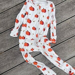 Milkmaid Goods Bambo Fall Thanksgiving Pumpkins  Sleeper Romper unisex 12-18M